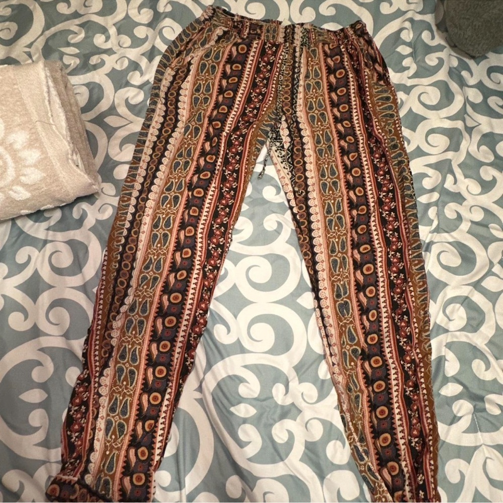 American Eagle Outfitters Multicolor Patterned Pants